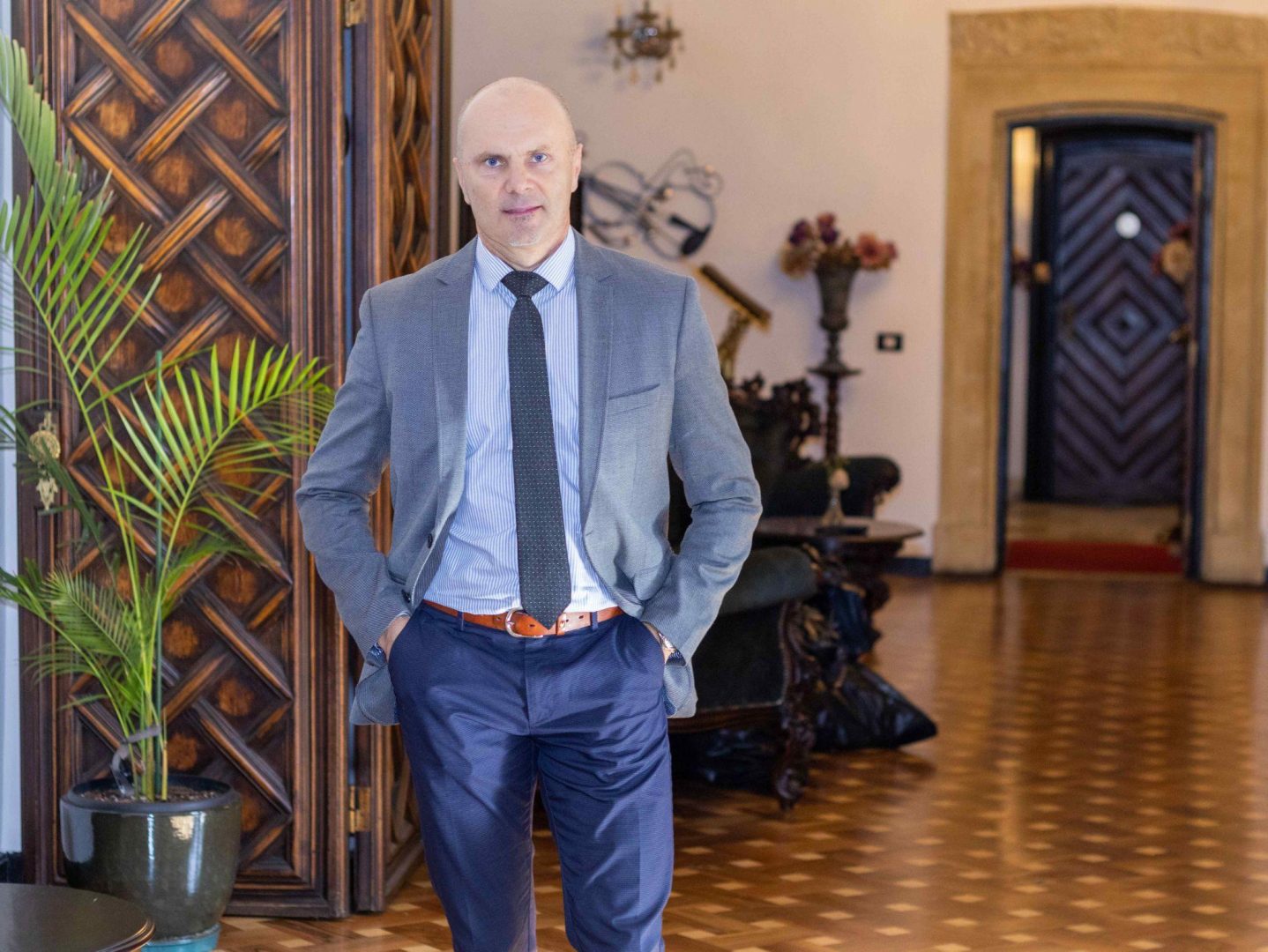 Cum promovează EkoGroup și Cătălin Cârcu marketingul politic